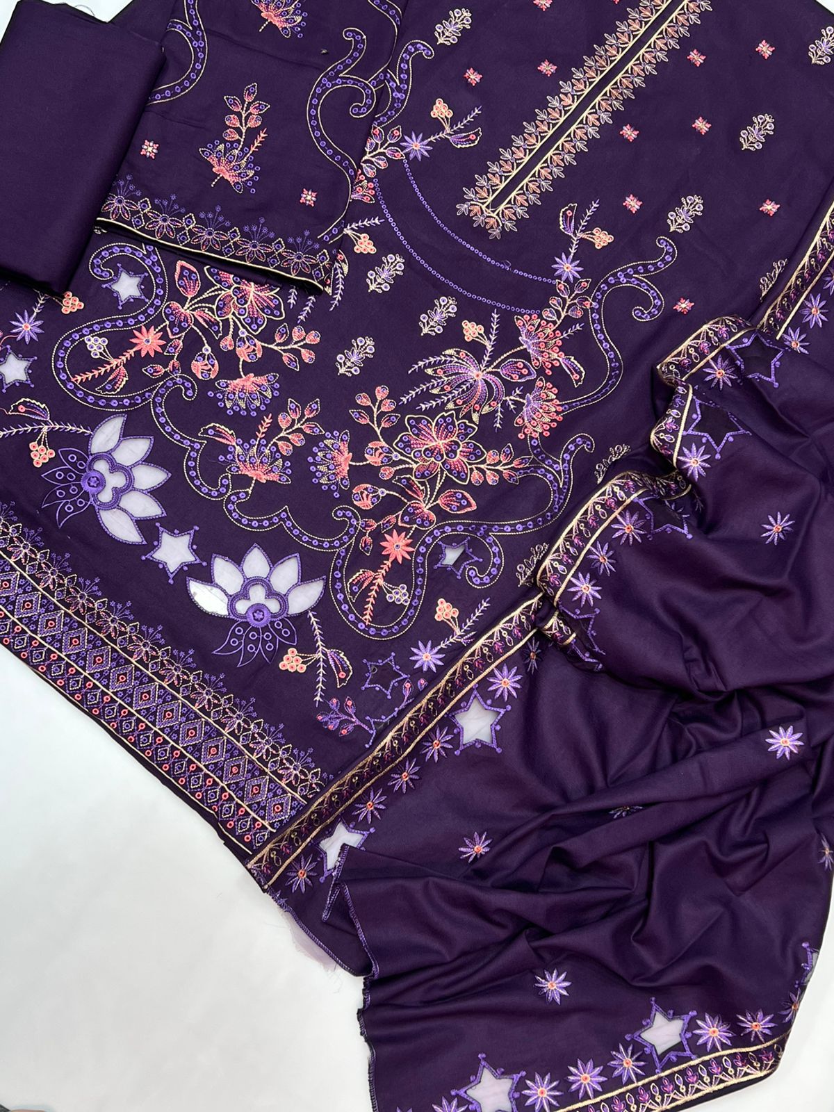 bareeze winter collection 2025 – premium dhanak embroidered 3pc suit