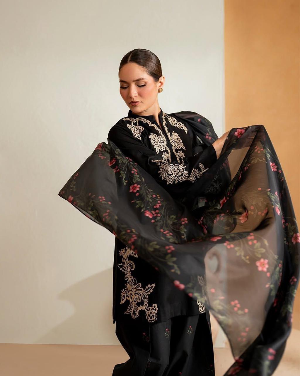 iznik winter collection 2025/26 – premium 3pc dhanak embroidered suit