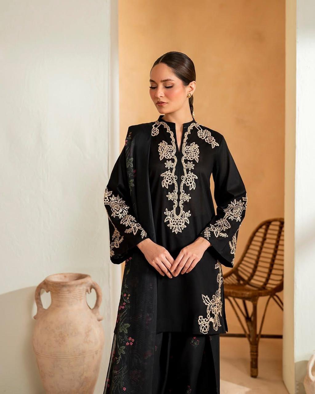 iznik winter collection 2025/26 – premium 3pc dhanak embroidered suit