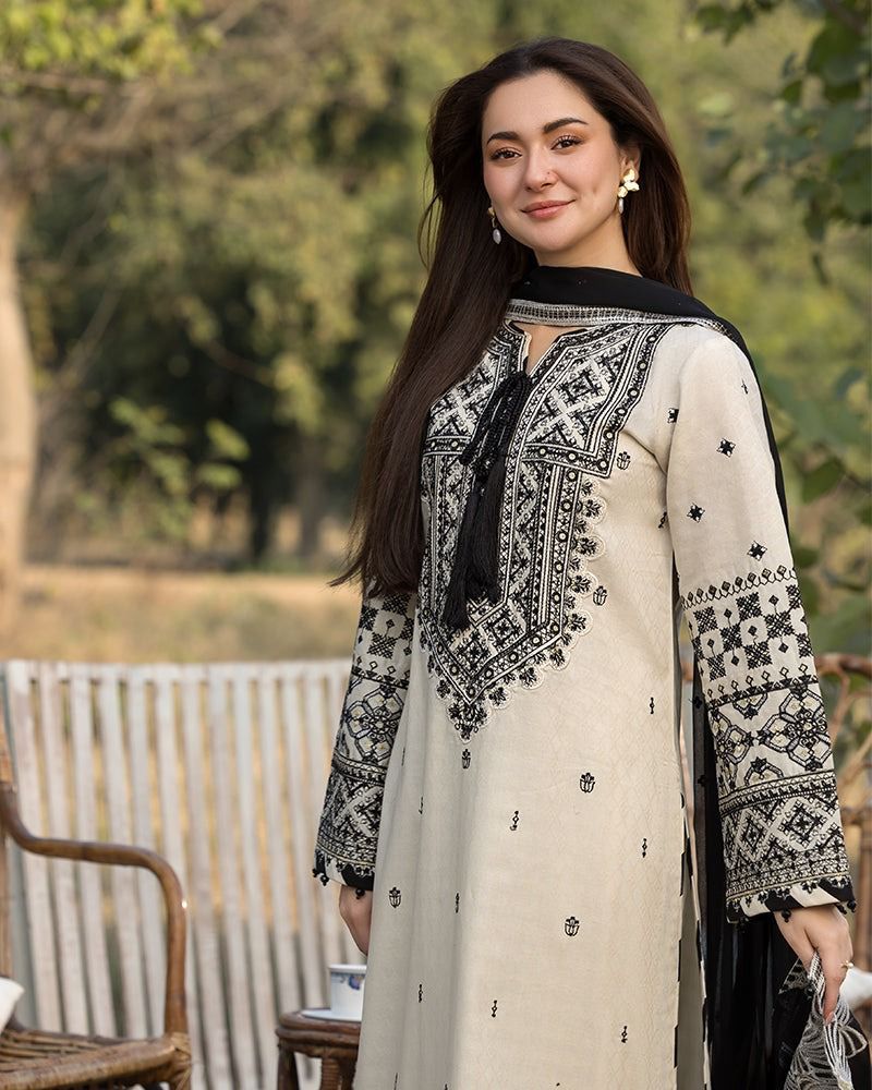 dhanak embroidered winter 3pc suit – new design 2025 collection